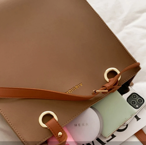 Retro PU Leather Minimalistic Large Capacity Ladies Handbag - Image 10