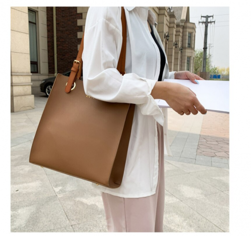 Retro PU Leather Minimalistic Large Capacity Ladies Handbag - Image 2