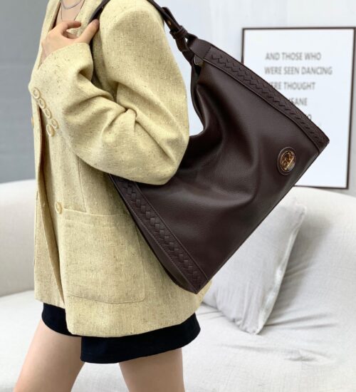 RM High Quality Leather Ladies Medium Capacity Designer Handbag - Image 4