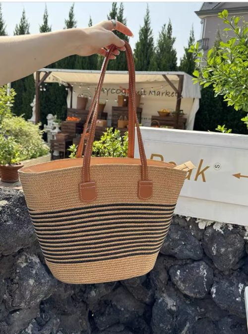 VINTAGE New  Shoulder Straw Fashion Leisure Handbag With Hat - Image 8