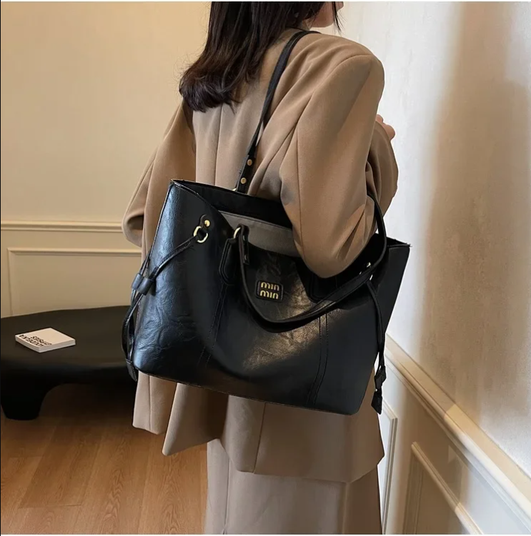 VELOUR2 VAULT Highend Premium Large Capacity Quality NEW Leather Handbag - Image 10